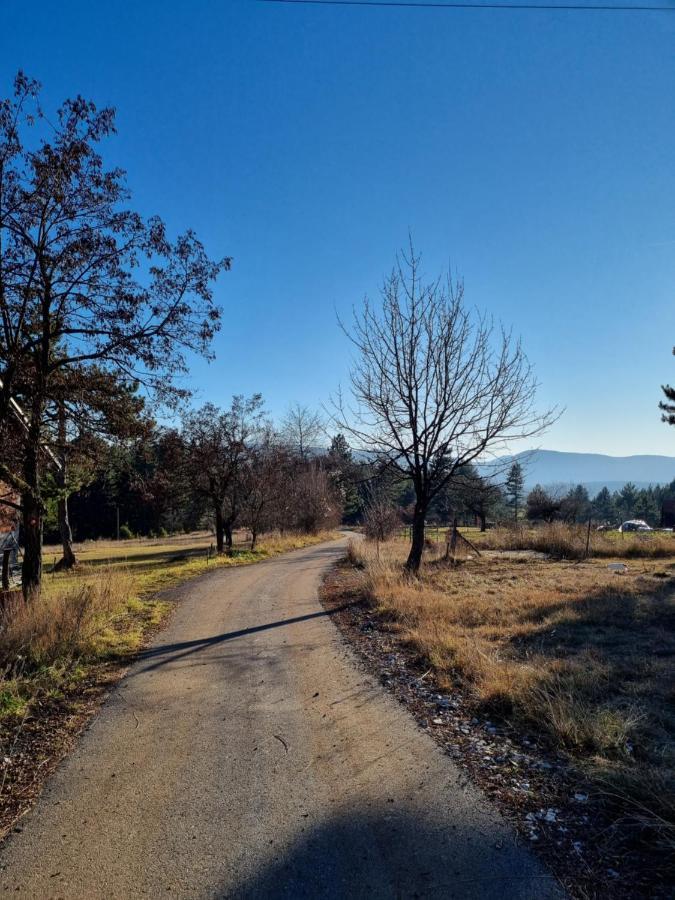 Aa Pine Vikendica Za Izdavanje U Srcu Zapadne Srbije *